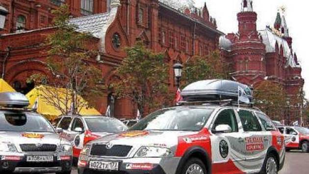 Start expedice deseti vozidel byl v Moskvě u Rudého náměstí. A cíl se blíží – Vladivostok je na dohled.