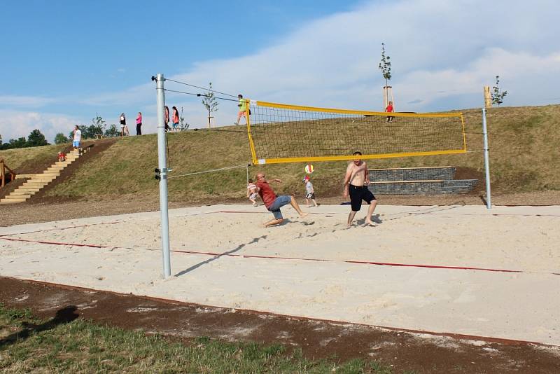 Sportovně rekreační areál na Urbanovce v Benátkách nad Jizerou byl slavnostně uveden do provozu. 