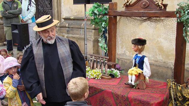 Mnichovo Hradiště ožilo poutí, dobovým jarmarkem a řadou atrakcí.