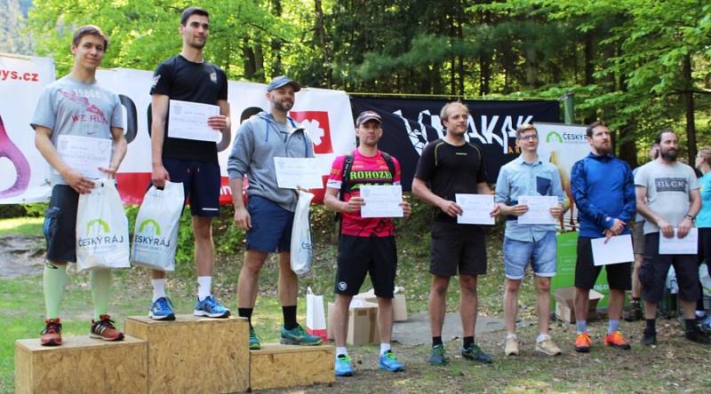 Tradiční Běh do příhrazských schodů v Příhrazích na Mnichovohradišťsku přilákal na start přes stovku závodníků.