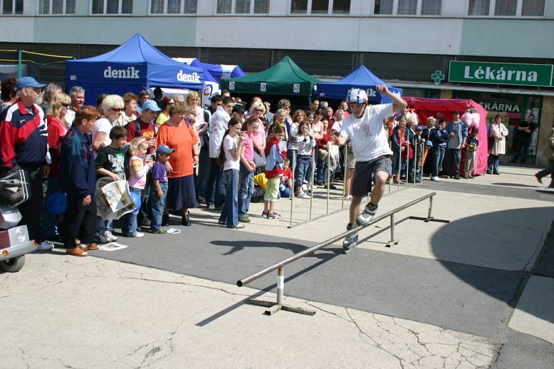 Den s Boleslavským deníkem na náměstí Míru v Mladé Boleslavi.