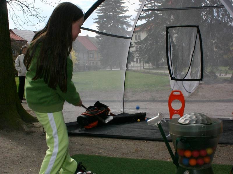 Návštěvníci měli možnost vyzkoušet si minigolf