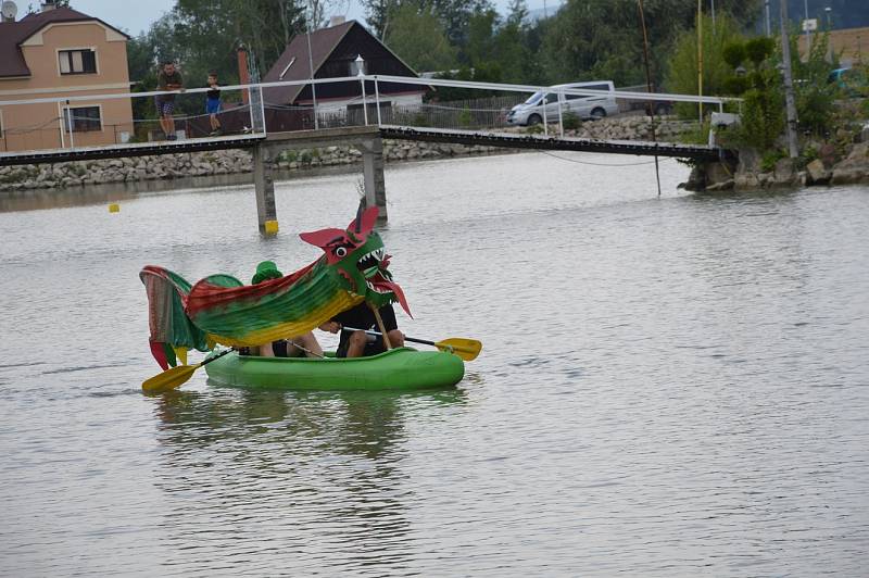 Neckyáda v Dolním Bousově.