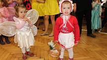 Dětské maškarní v Březovicích přilákalo přes třicet ratolestí v maskách a kostýmech