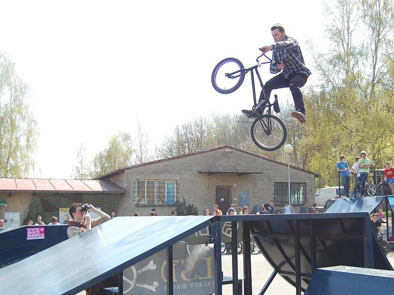 Otevření skateparku v bývalé betonárce na okraji Mladé Boleslavi.