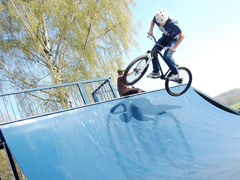 Otevření skateparku v bývalé betonárce na okraji Mladé Boleslavi.