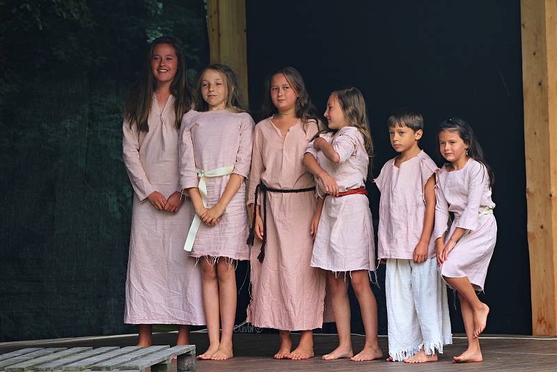 Vrcholem příměstského tábora, který Kultura města Mladá Boleslav pořádala poprvé, bylo vystoupení pro rodiče a veřejnost.