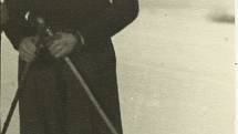 Tatínek paní Ženatové v roce 1944 na vlastnoručně vyrobených lyžích