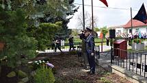 Dvaasedmdesátá Národní pouť v Ledcích přilákala již tradičně mnoho lidí. Slavnostní průvod došel od základní školy k pomníku padlých, kde účastníci uctili památku padlých v květnu 1945.