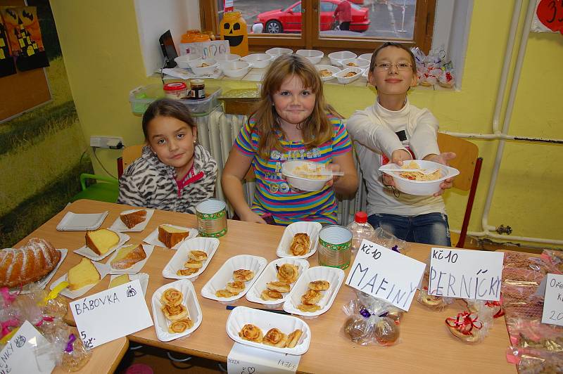 Základní škola v Bakově nad Jizerou se toto úterý otevřela veřejnosti. Již druhým rokem se zde konal školní bakovský Restaurant Day.