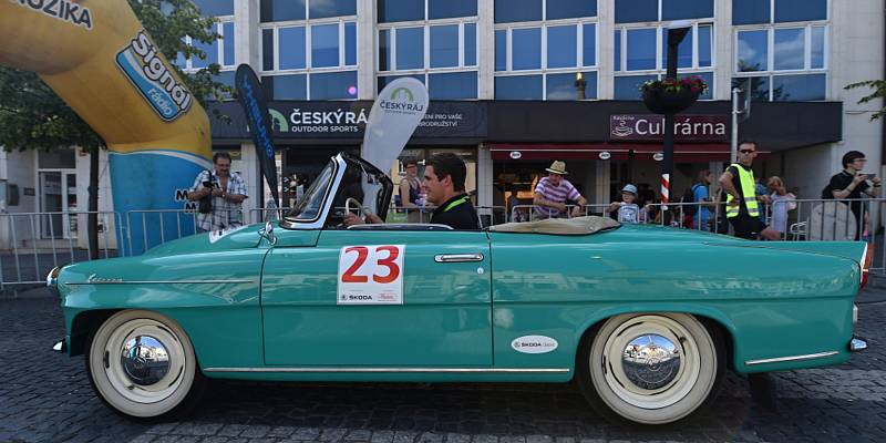 Závod veteránů Oldtimer Bohemia Rally.