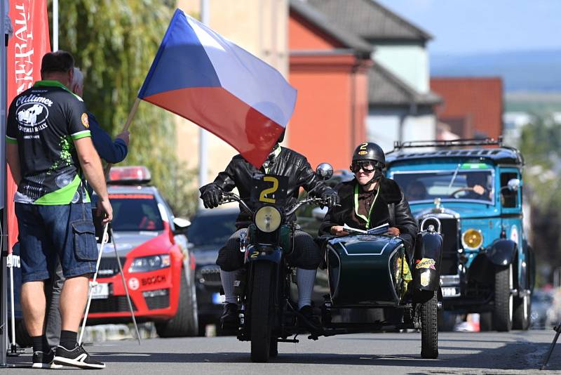 Oldtimer Bohemia Rally 2021 lákala fanoušky motorsportu