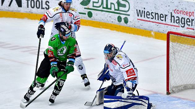 BK Mladá Boleslav - Rytíři Kladno. Landon Bow zasahuje.