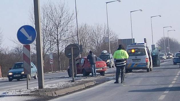 Sobotní dopravní nehoda u Hypernovy v Mladé Boleslavi