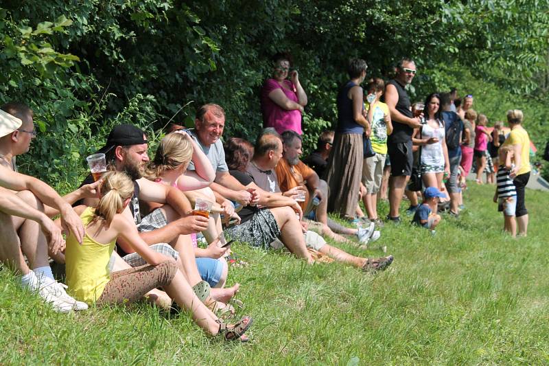 SPVH Sever 2013 připravil pro obyvatele Žerčic bojovou ukázku.