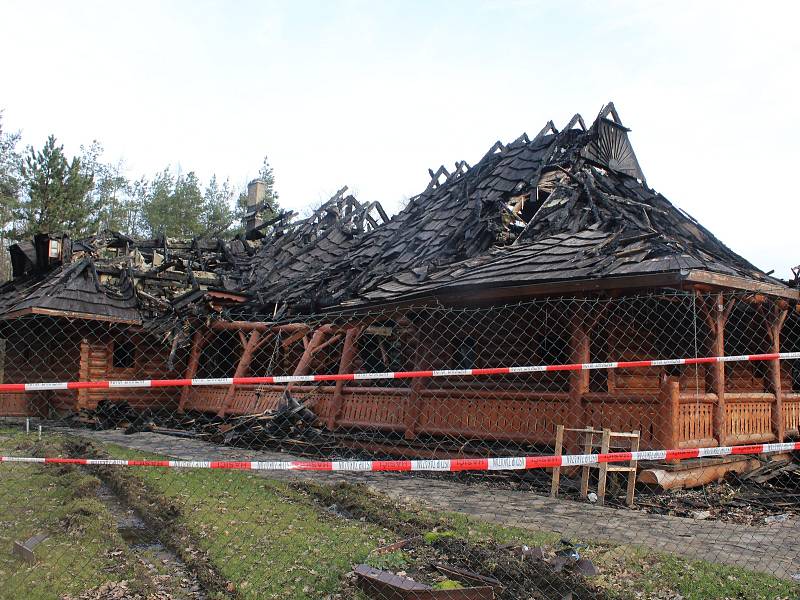 Spáleniště motorestu 4 kameny u Brandýsa nad Labem.