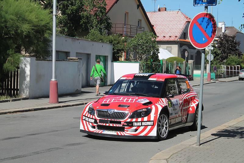 Prostor okolo Bondy centra, Škoda Muzea a autobusového nádraží ovládla v sobotu dopoledne rychlostní zkouška.