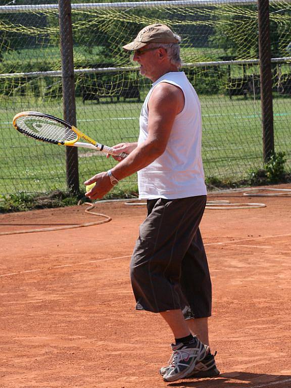 Tenisový turnaj veteránů Hlavice Open 2011