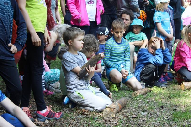 Tradiční Běh do příhrazských schodů v Příhrazích na Mnichovohradišťsku přilákal na start přes stovku závodníků.