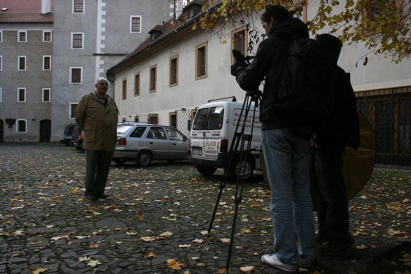 I na nádvoří mladoboleslavského hradu zavítal štáb, natáčející dokumenty o významných památkách Mladé Boleslavi.