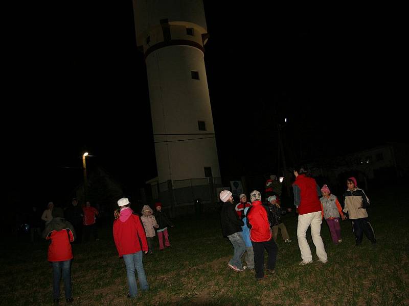 Odpálení pomyslné rakety Vostok, kterou představoval bílohlínský věžový vodojem. 