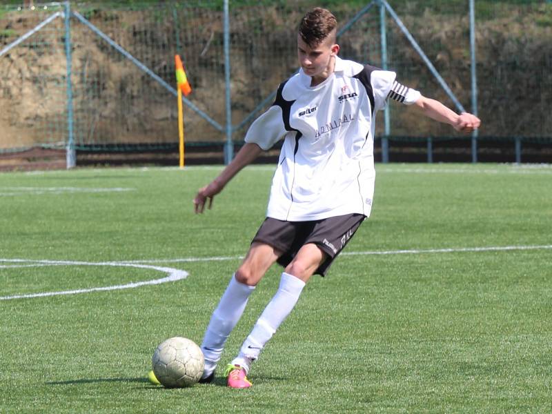 Krajský přebor mladšího dorostu: Mnichovo Hradiště U17 - Neratovice U17