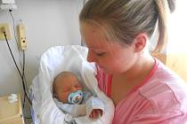 ŠTĚPÁN Nezbeda se narodil 22. května mamince Petře a tatínkovi Martinovi z Dobrovice. V době porodu byla známa pouze váha 3,3 kg.