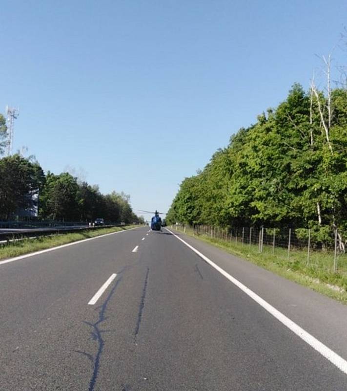 Vážná dopravní nehoda u Tuřic na Mladoboleslavsku uzavřela ve čtvrtek před 8. hodinou ráno dálnici D10.