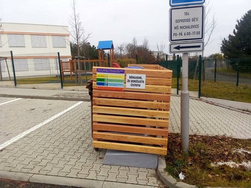 Komise pro rozvoj příměstských částí Mladé Boleslavi zajistila v několika čtvrtích a lokalitách takzvané aretační kontejnerové stání.