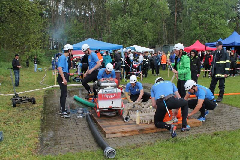 Boleslavský pohár začal v Petkovech. Hasiči měřili síly v útoku pravdy