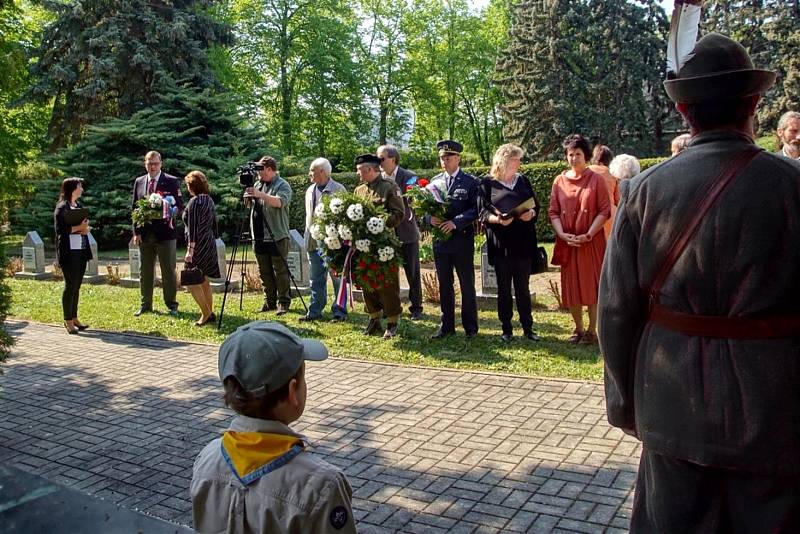 Pietním aktem a položením květin u válečných památníků na Novém hřbitově si zástupci města Mladá Boleslav společně se členy Jednoty Československé obce legionářské Mladá Boleslav připomněli Den vítězství a také 77. výročí konce 2. světové války v Evropě.