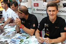 V pátek v podvečer se uskutečnila v obchodním centu Bondy autogramiáda předních jezdců čtyřiačtyřicátého ročníku Rally Bohemia.