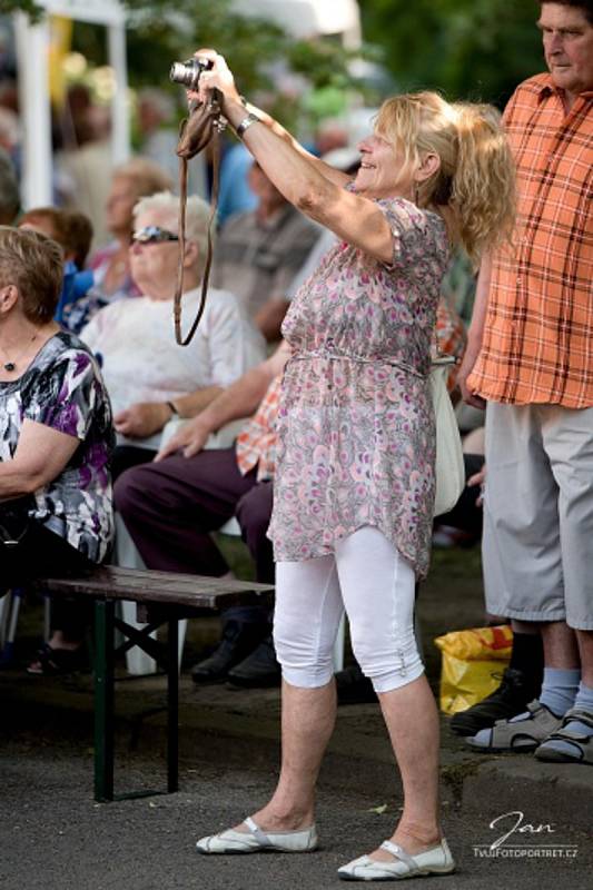 Další ročník přehlídky dechových hudeb Vtelenská dechparáda je minulostí. Na nádvoří zámku Stránov byla v nedělním odpoledni pohodová atmosféra, kterou podpořilo i slunečné počasí.