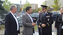 České policejní hlídky ode dneška posilují dva slovenští a dva polští policisté, kteří budou sloužit ve smíšených hlídkách s českými policisty.