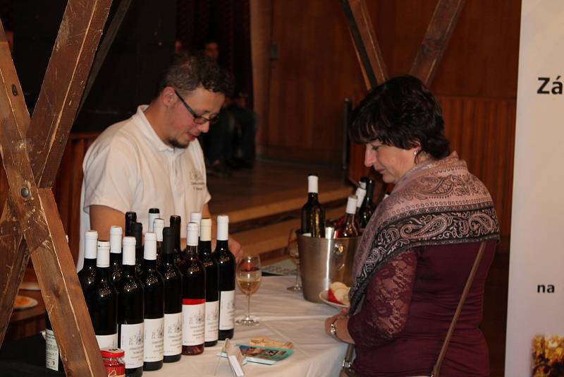 V sobotu 18. listopadu se v Domě kultury v Mladé Boleslavi za velkého zájmu veřejnosti uskutečnil již šestý ročník Slavností vína.