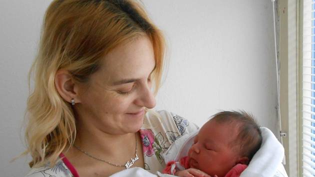 Kristýna Černická se narodila 8. ledna, vážila 3,6 kg a měřila 50 cm. Maminka Lada a tatínek Michal si ji odvezou domů do Mnichova hradiště, kde už se na ni těší sestřička Adélka. 