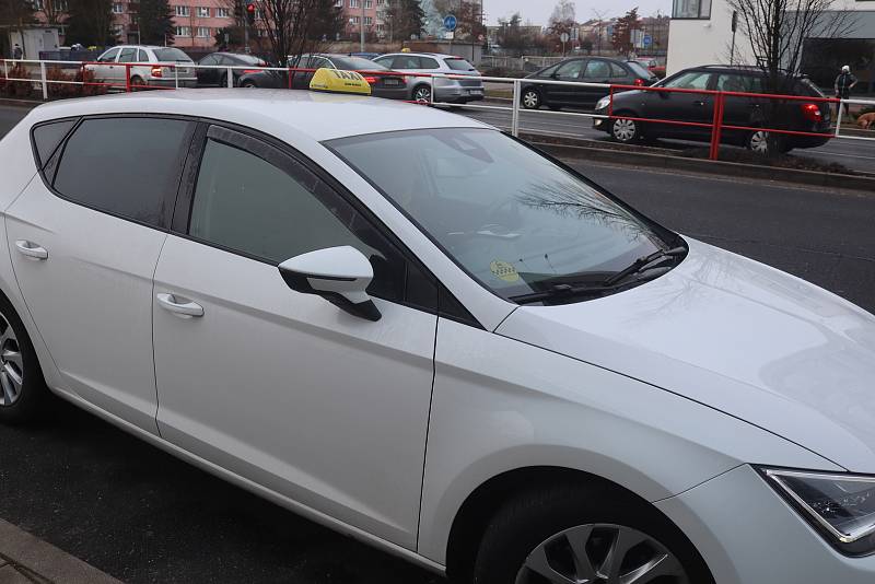 Řidiči taxislužeb na Mladoboleslavsku nepotkali po uzavření okresů žádnou policejní kontrolu.