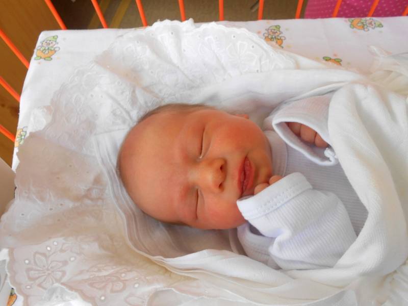 VERONIKA Šťastná se narodila 23. ledna mamince Marii a tatínkovi Davidovi z Loučeně. Vážila 3,31 kg a měřila 50 cm. 