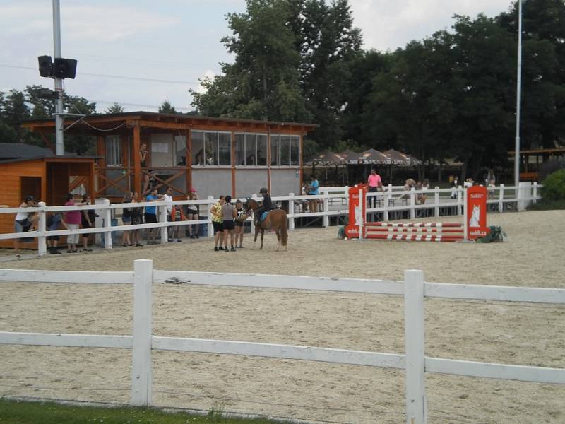 Na farmě Ptýrov u Mnichova Hradiště se konaly Jezdecké hobby závody.