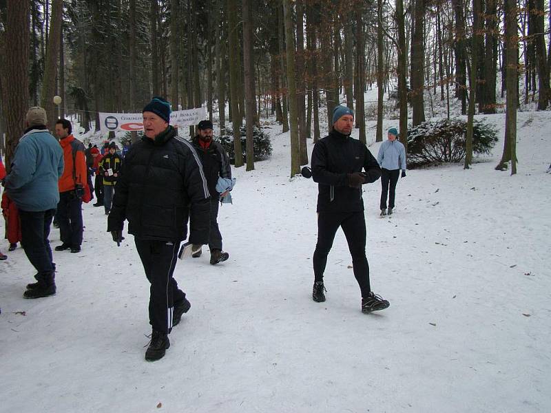 Silvestrovské dopoledne ve Štěpánce se neslo ve sportovním duchu. Běželi malí i velcí.