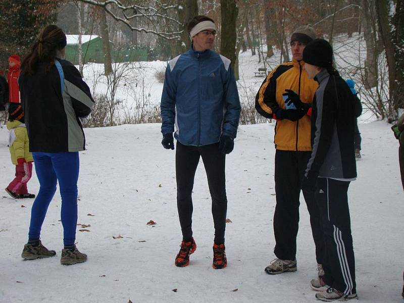 Silvestrovské dopoledne ve Štěpánce se neslo ve sportovním duchu. Běželi malí i velcí.