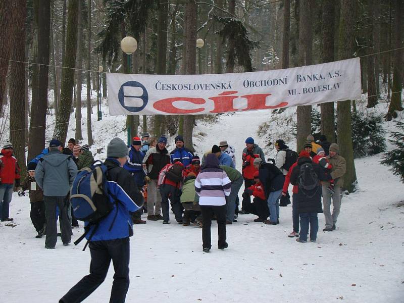 Silvestrovské dopoledne ve Štěpánce se neslo ve sportovním duchu. Běželi malí i velcí.