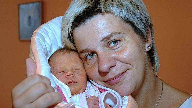 Lucie Strašilová z Doubravy porodila dceru Míšu Marhounovou (2,90 kg, 49 cm), která se narodila 10. října ve 22.30 hodin.