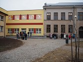 Základní škola v Bakově nad Jizerou.