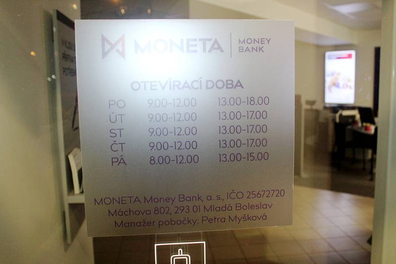 Přepadená pobočka banky v Máchově ulici v Mladé Boleslavi.