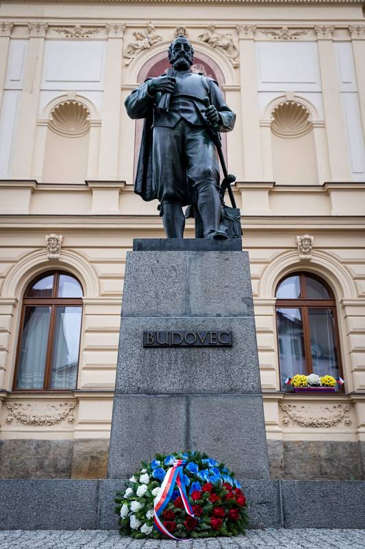Ze znovuodhalení sochy Václava Budovce z Budova v Mnichově Hradišti.