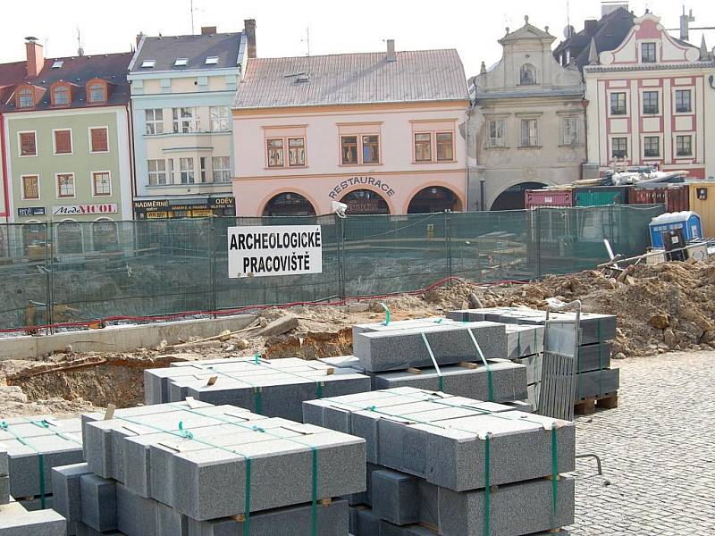 Nedělní betonáž parkovacího domu na Starém Městě v Mladé Boleslavi.