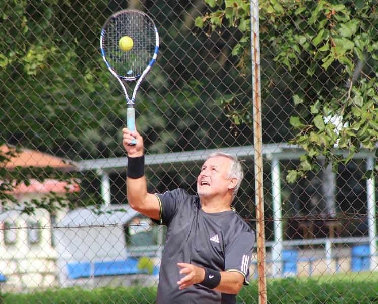 Rekordní počet 25 dvojic se pustil do tenisového turnaje Vrabec Cup, jehož sedmý ročník se uskutečnil na tenisových kurtech v Bakově nad Jizerou. 