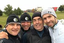 Radek Štěpánek (vpravo) na golfu.