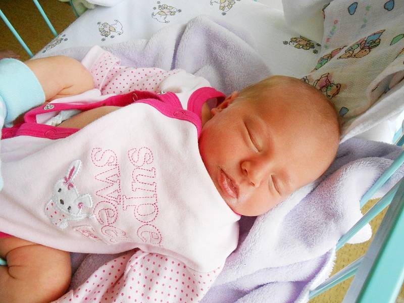 ALICE Musilová přišla na svět 1. dubna, vářila 3,5 kg a měřila 50 cm. Maminka Kateřina a tatínek Quido ho přivezou za bráškou Maxíkem domů do Bakova nad Jizerou.